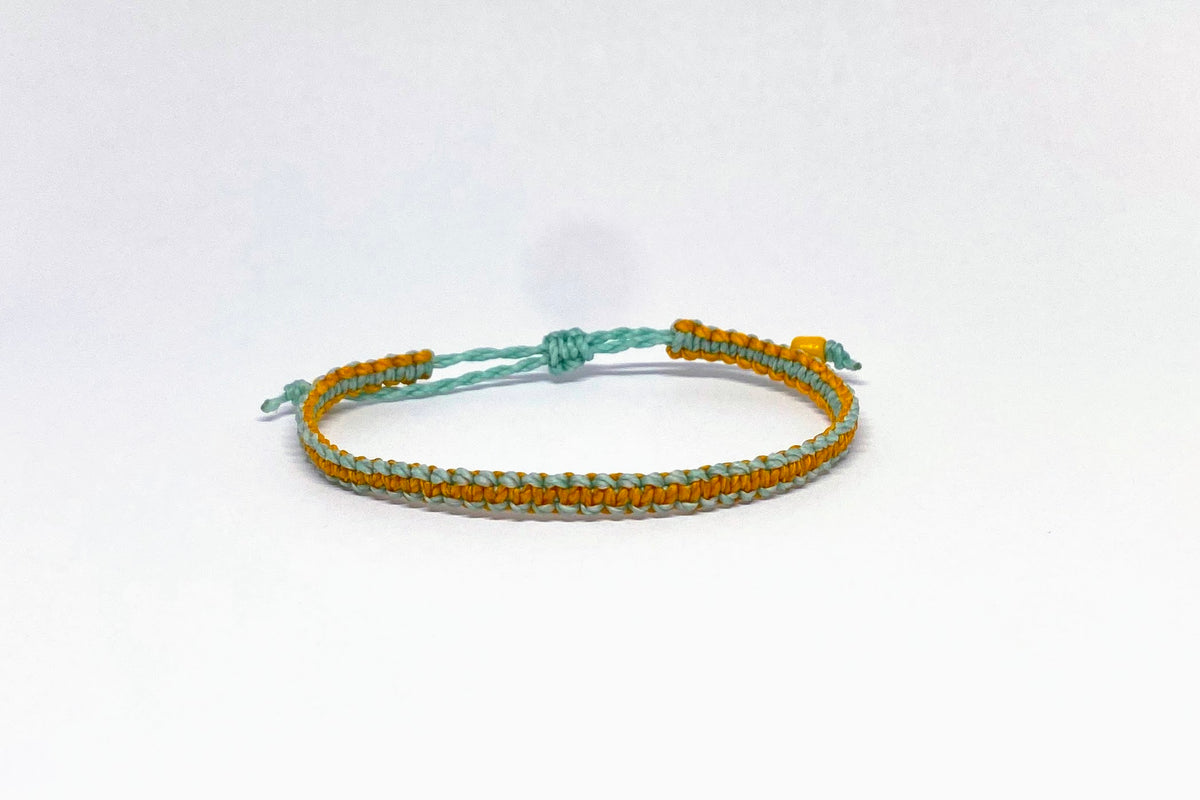 Variante di colore del Friendship Bracelet Bicolor Reef Knot