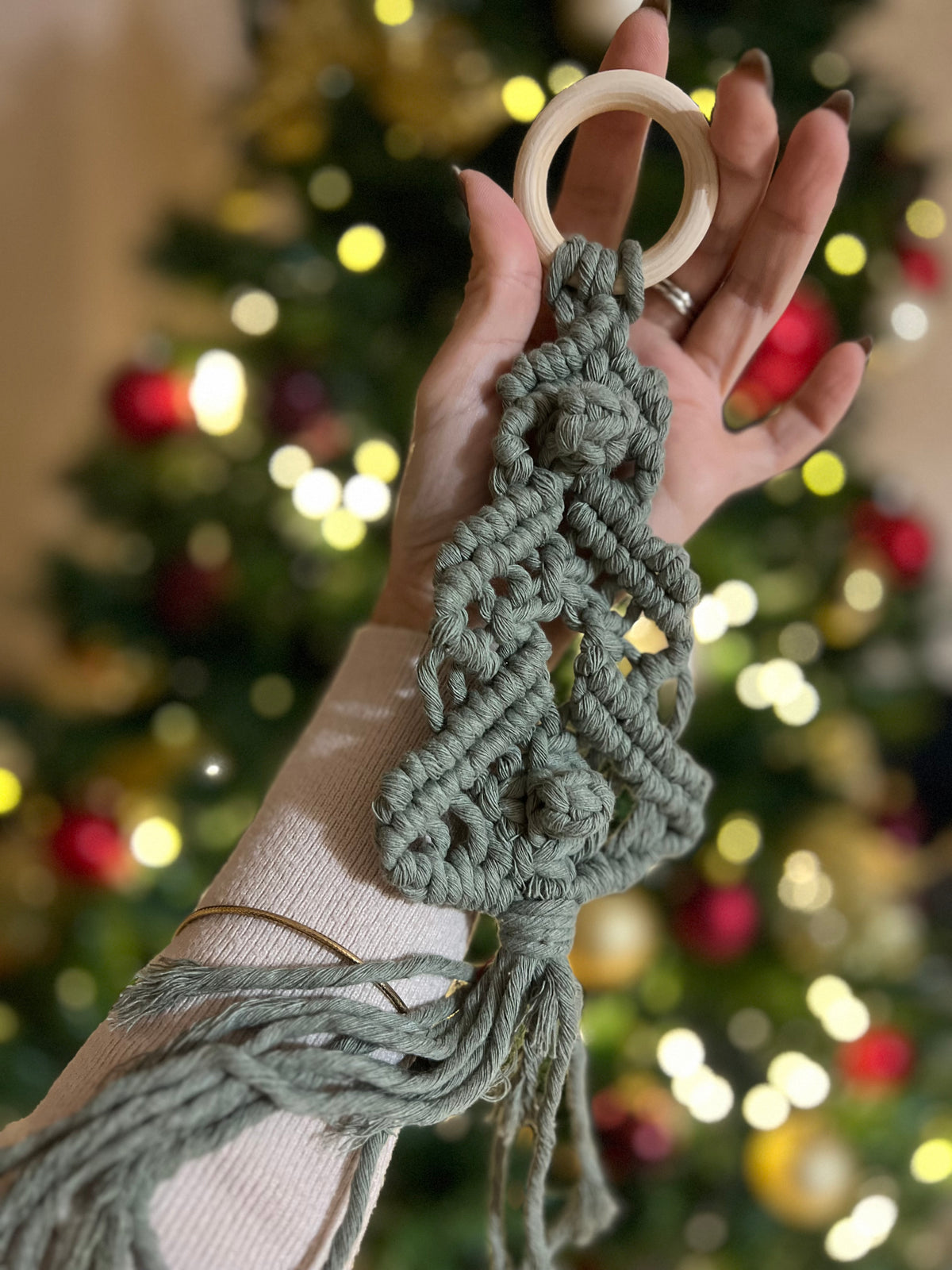 Mini albero di Natale in macramè