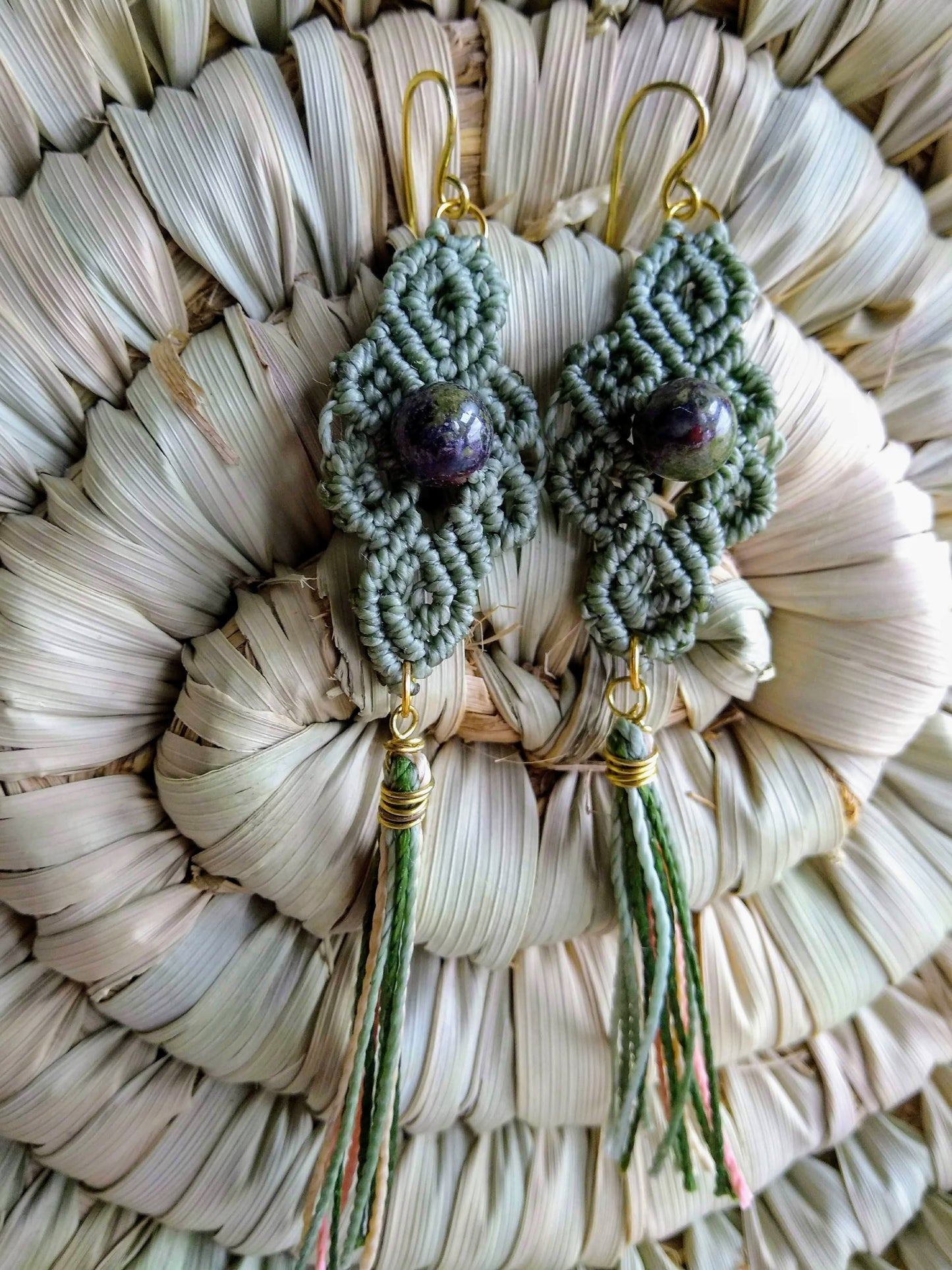 Ariel - Long earrings with tassels and hard stones (+ colors)