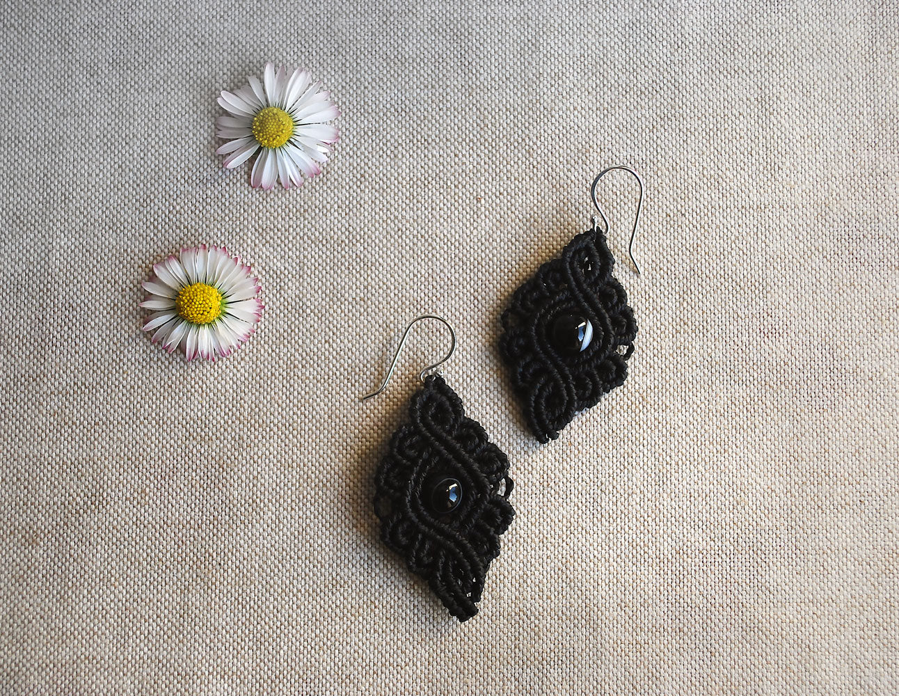Ancient onyx lace earrings
