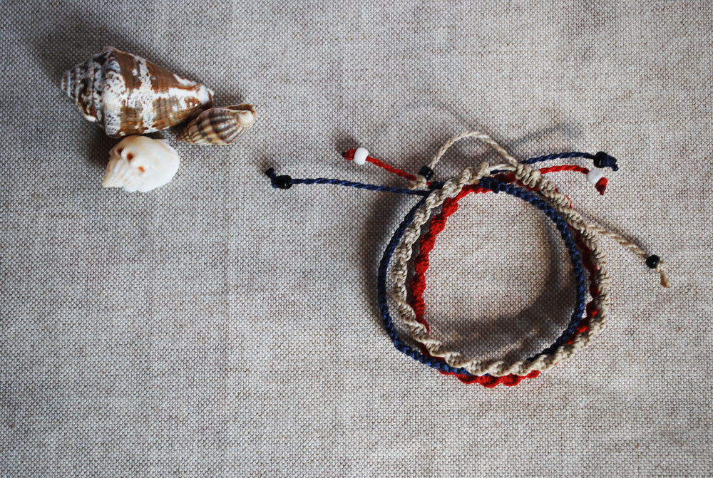 Marina - Set of three macramé bracelets