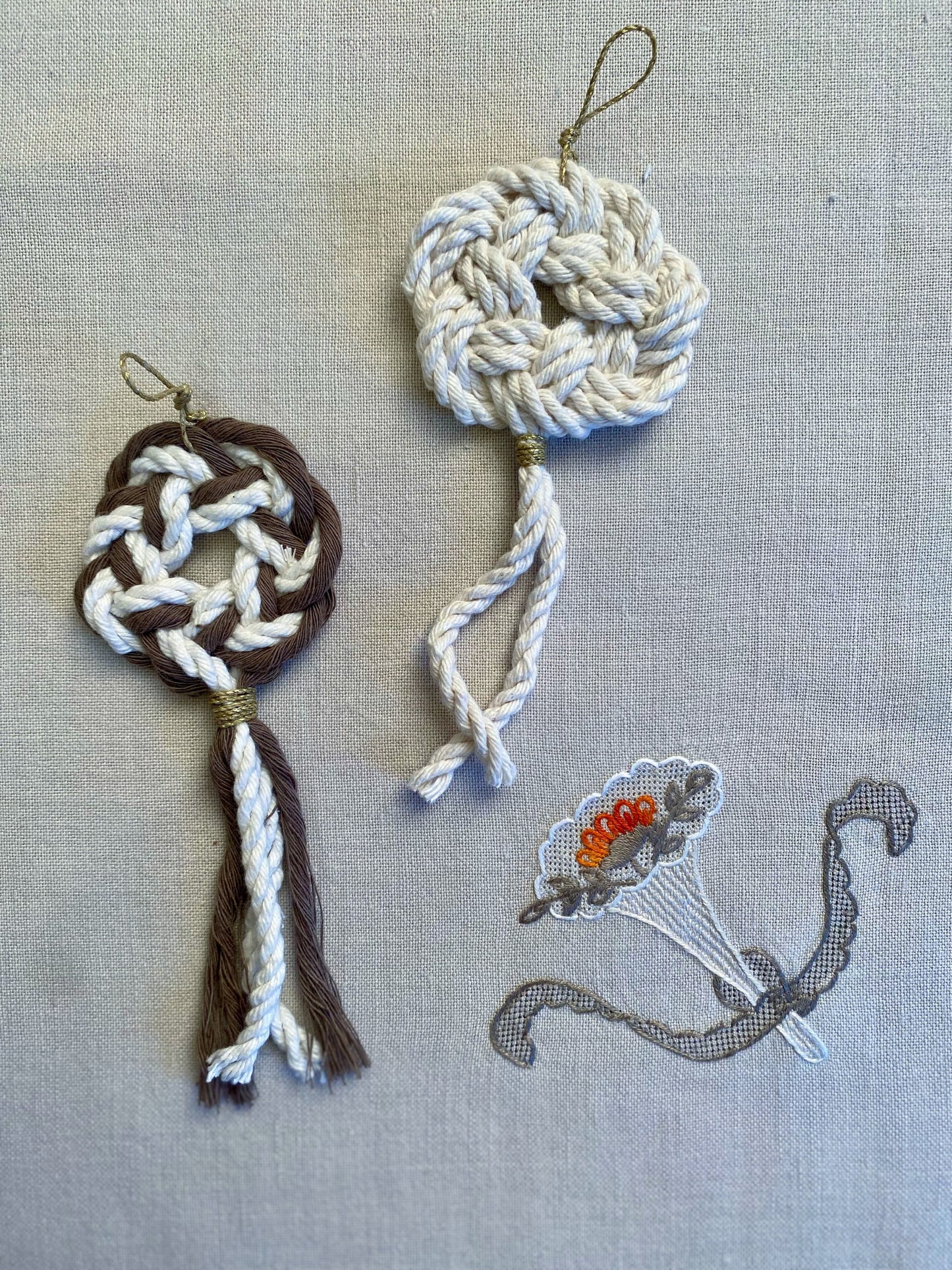 Place card / knot favor