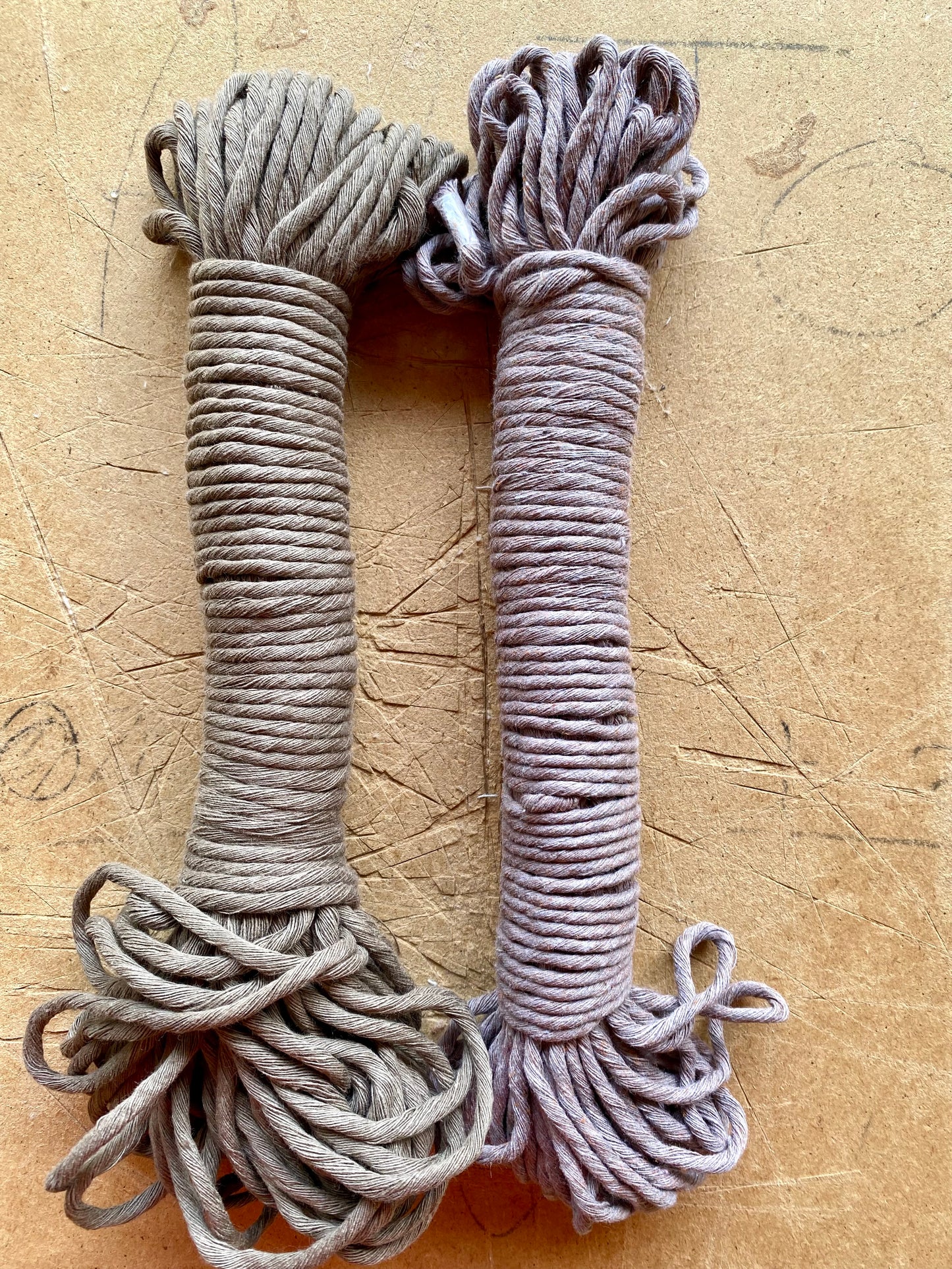 Ball of 30 m, 3 mm rope, one end (coloured)