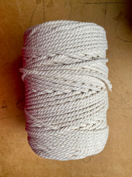 200 m reel of three-strand rope 4 mm (natural)