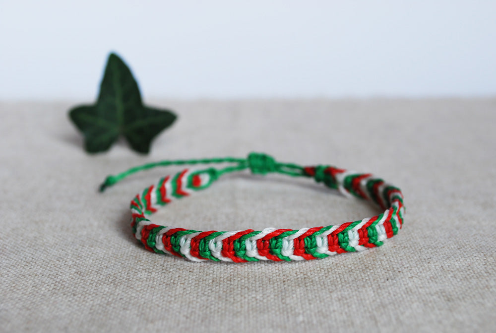 Tricolor friendship bracelet