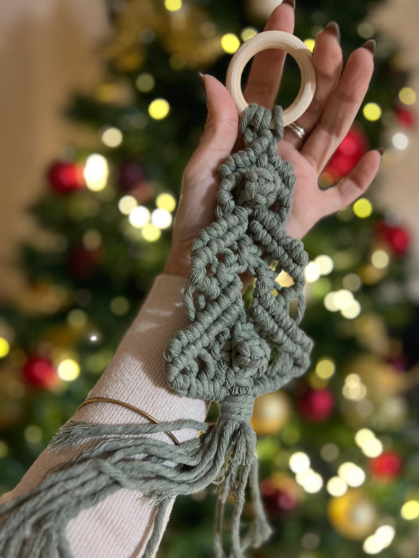 Mini albero di Natale in macramè fatto a mano in cotone naturale