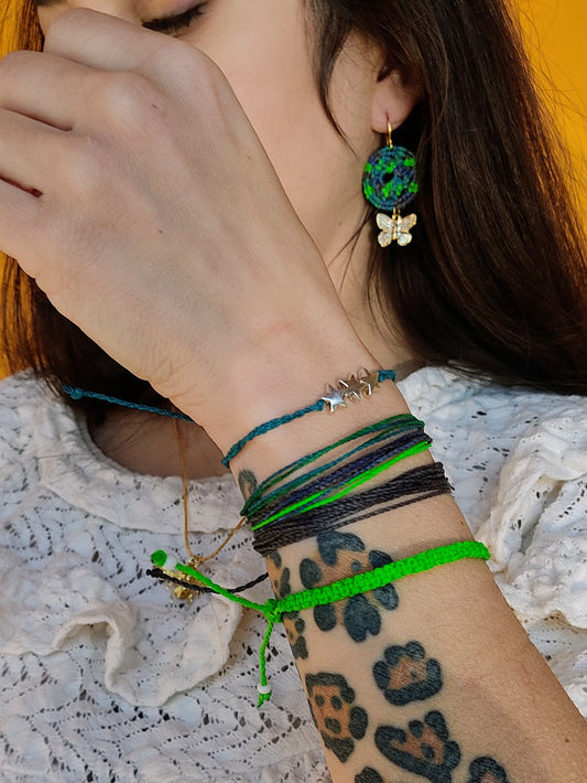 set braccialetti verdi aurora boreale indossato 