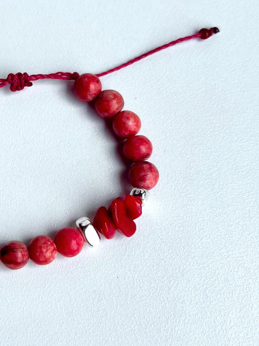 Bracciale agata crazy lace rossa, pepite di argento e chips di corallo bambù