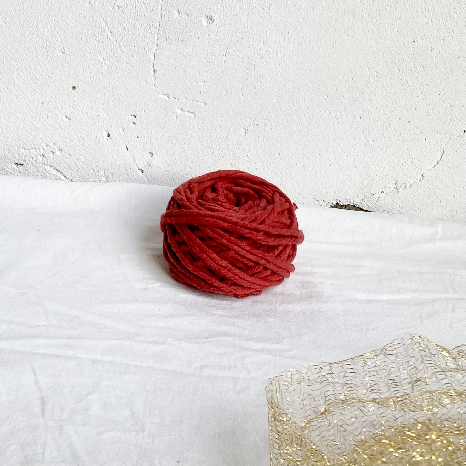 foto x promo natalizia gomitolo 30 mt rosso mattone