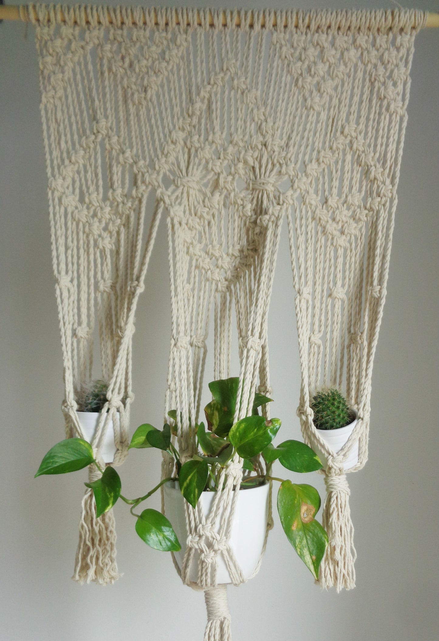 Rus - Macramé tapestry vase holder